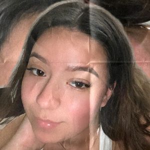 Meet your Posher, Alexia